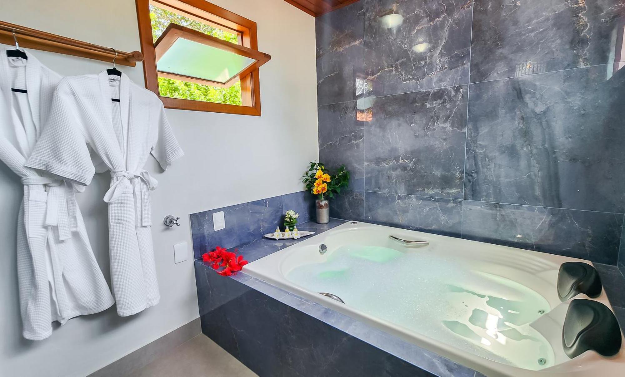 Queen Room Spa Bath